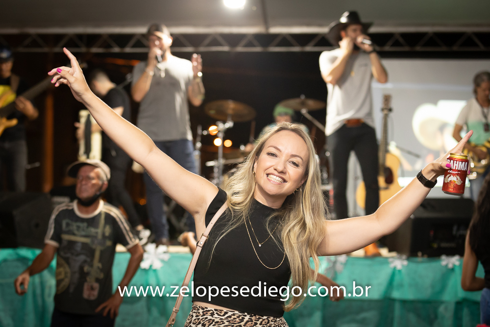 show-com-ze-lopes-e-diego-e-banda-em-barrinha
