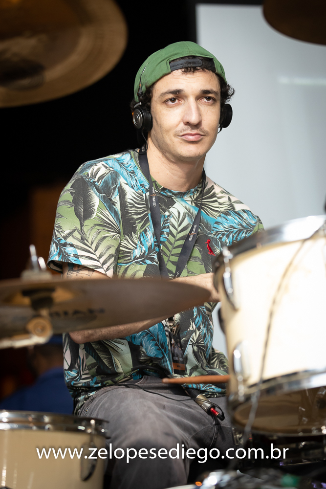 show-com-ze-lopes-e-diego-e-banda-em-barrinha