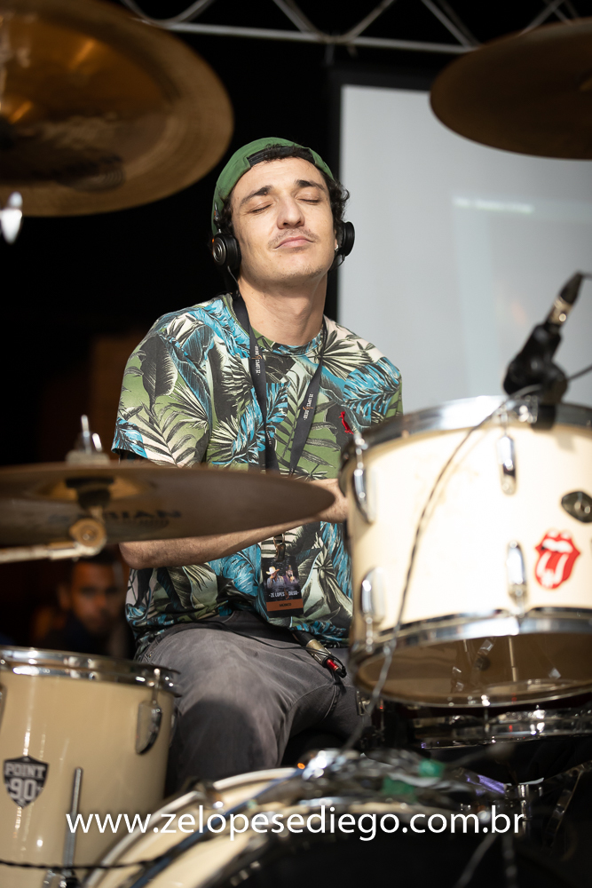 show-com-ze-lopes-e-diego-e-banda-em-barrinha