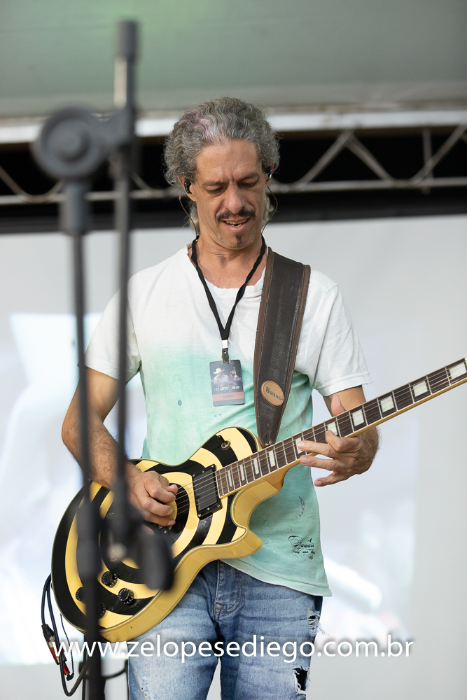 show-com-ze-lopes-e-diego-e-banda-em-barrinha