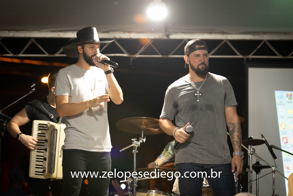show-com-ze-lopes-e-diego-e-banda-em-barrinha
