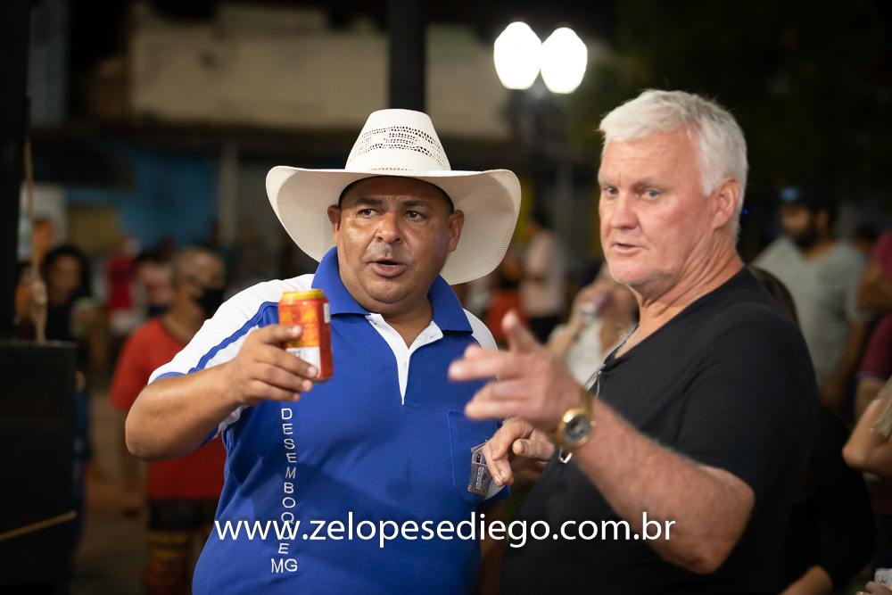 show-com-ze-lopes-e-diego-e-banda-em-barrinha