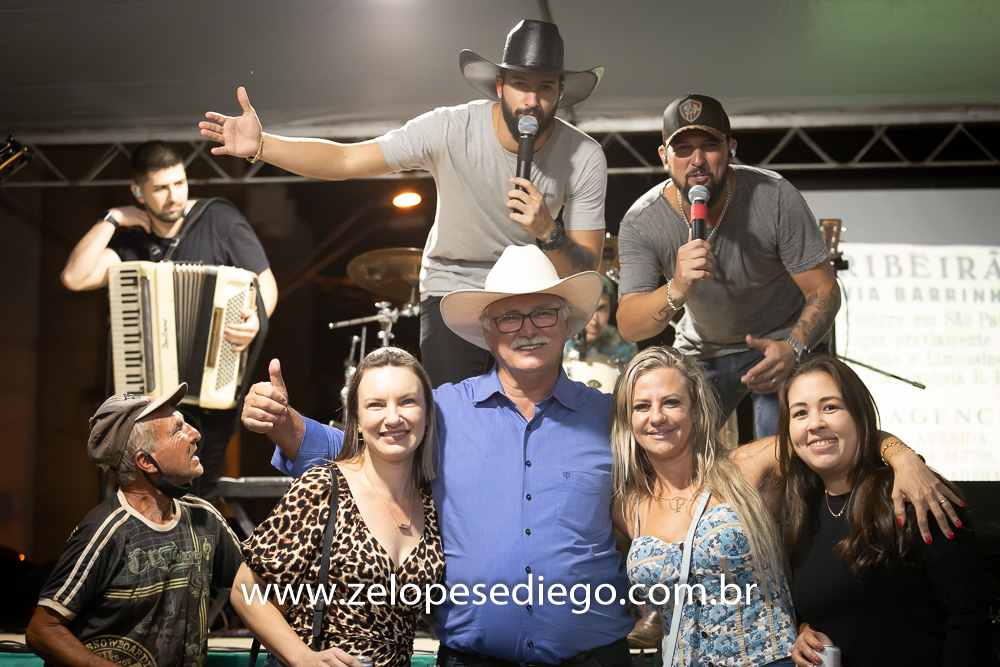 show-com-ze-lopes-e-diego-e-banda-em-barrinha