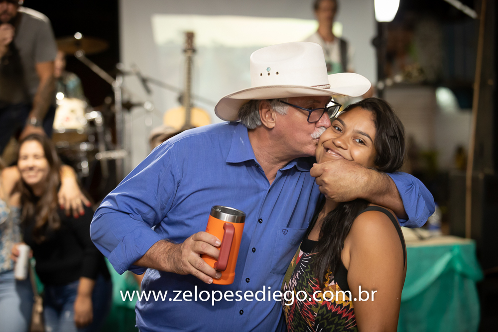 show-com-ze-lopes-e-diego-e-banda-em-barrinha