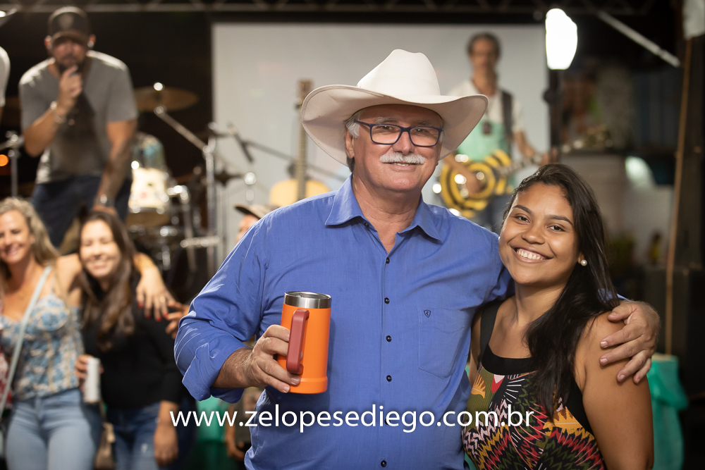 show-com-ze-lopes-e-diego-e-banda-em-barrinha