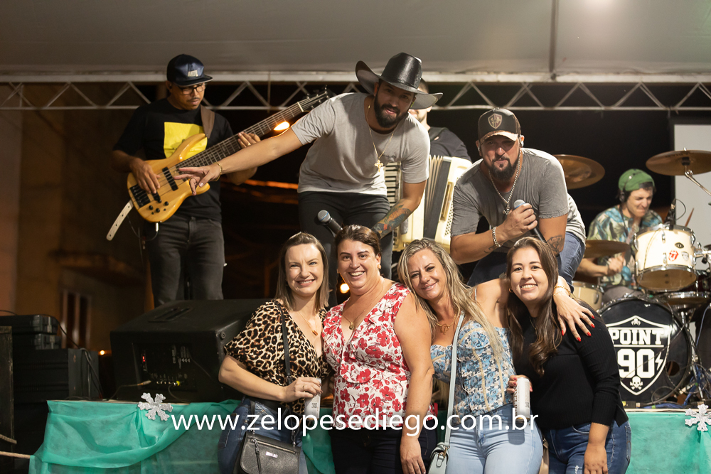show-com-ze-lopes-e-diego-e-banda-em-barrinha