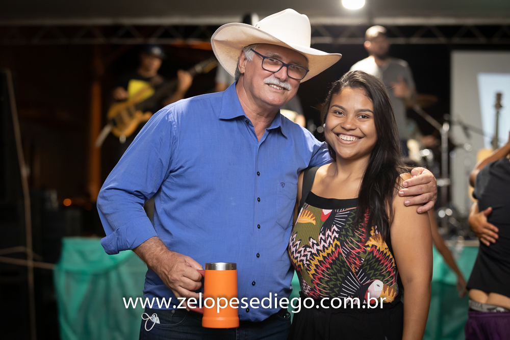 show-com-ze-lopes-e-diego-e-banda-em-barrinha