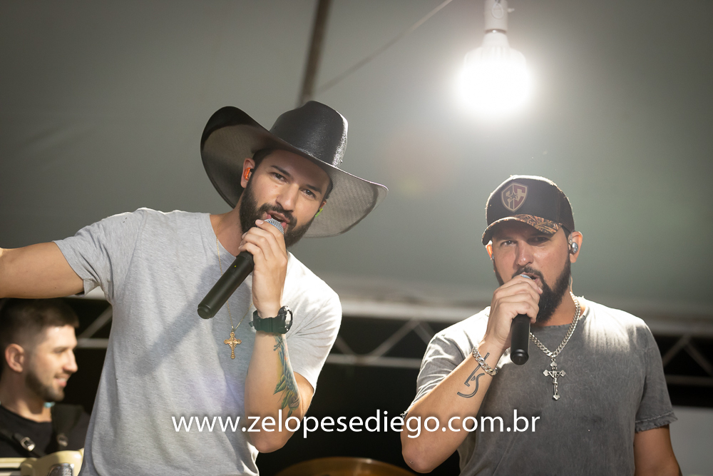 show-com-ze-lopes-e-diego-e-banda-em-barrinha