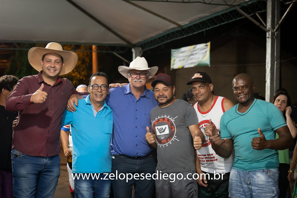 show-com-ze-lopes-e-diego-e-banda-em-barrinha