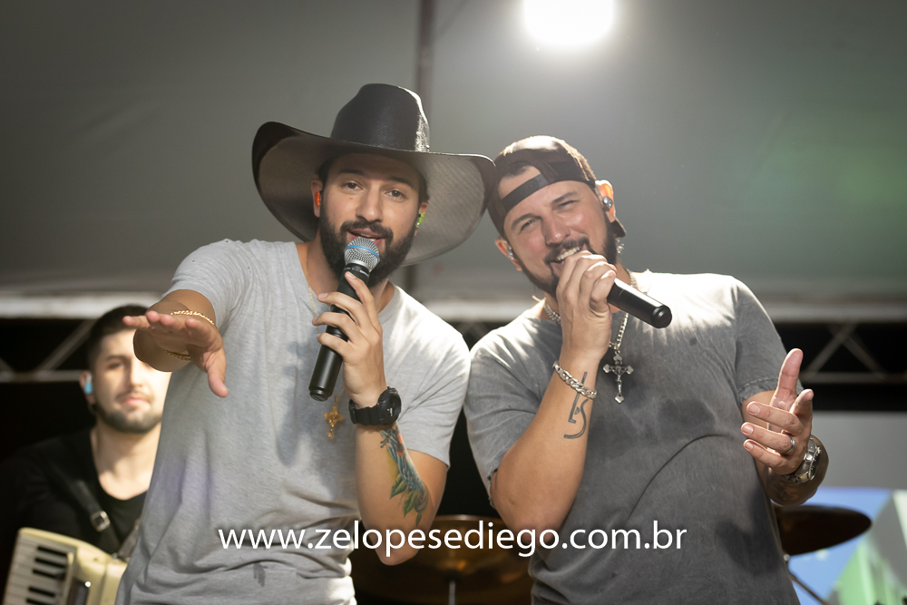 show-com-ze-lopes-e-diego-e-banda-em-barrinha