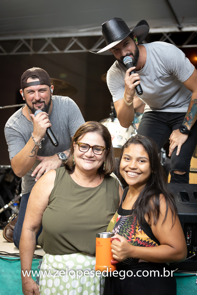 show-com-ze-lopes-e-diego-e-banda-em-barrinha