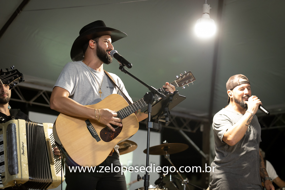 show-com-ze-lopes-e-diego-e-banda-em-barrinha
