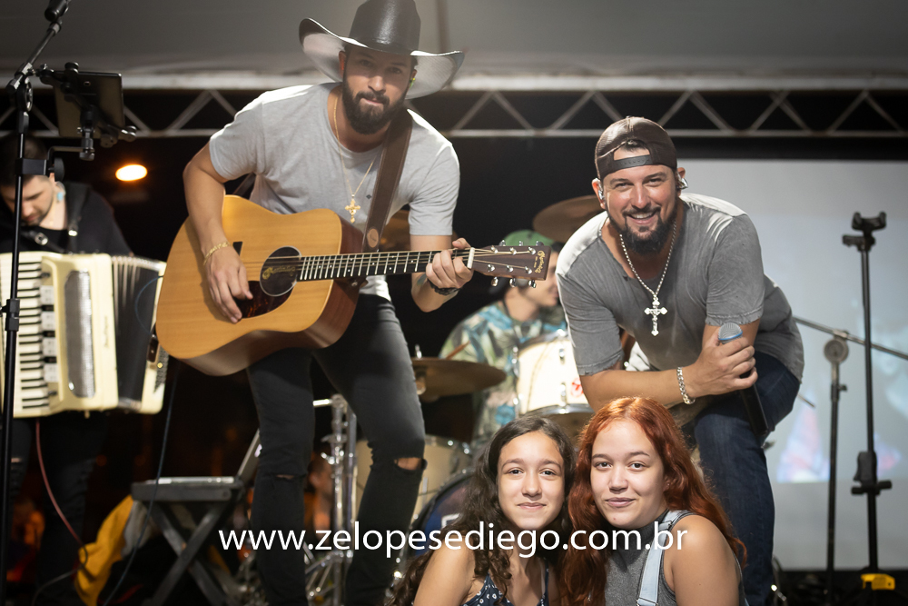 show-com-ze-lopes-e-diego-e-banda-em-barrinha
