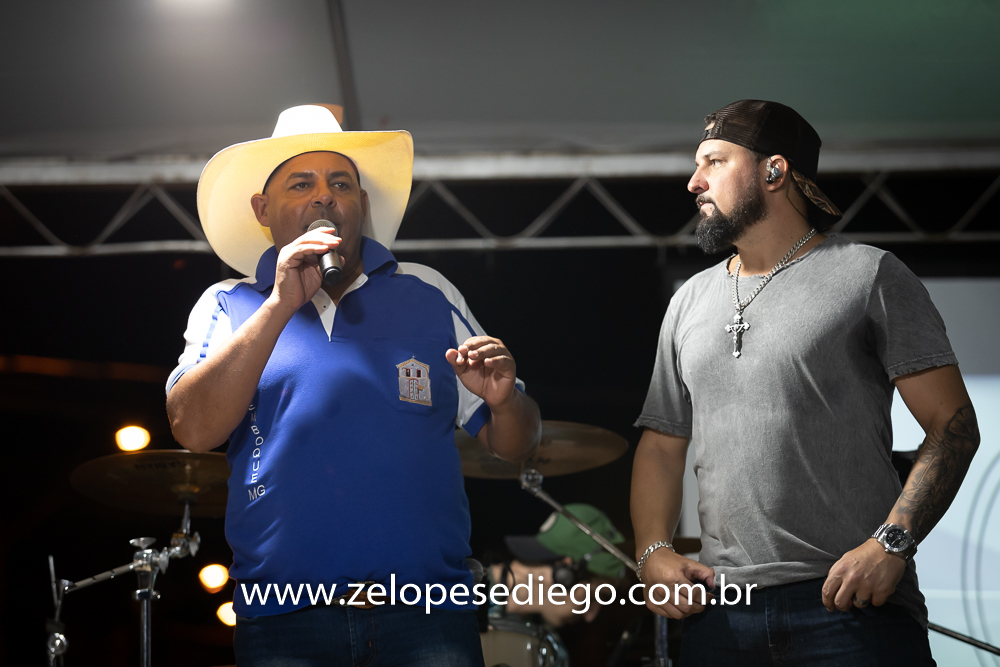 show-com-ze-lopes-e-diego-e-banda-em-barrinha