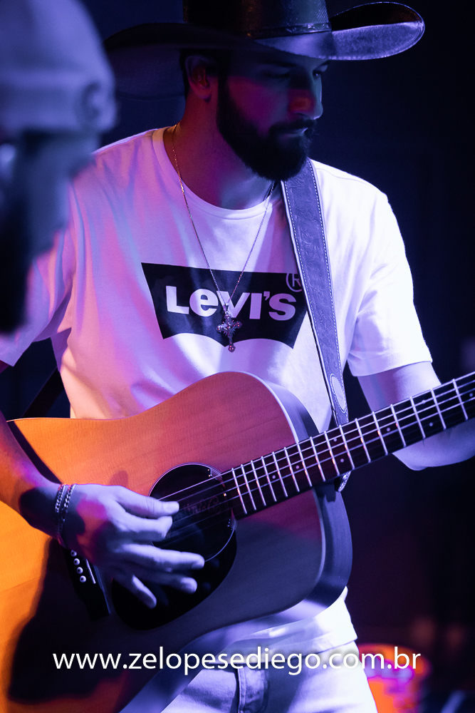 show-com-ze-lopes-e-diego-no-bar-canacaiana-em-sertaozinho-sao-paulo