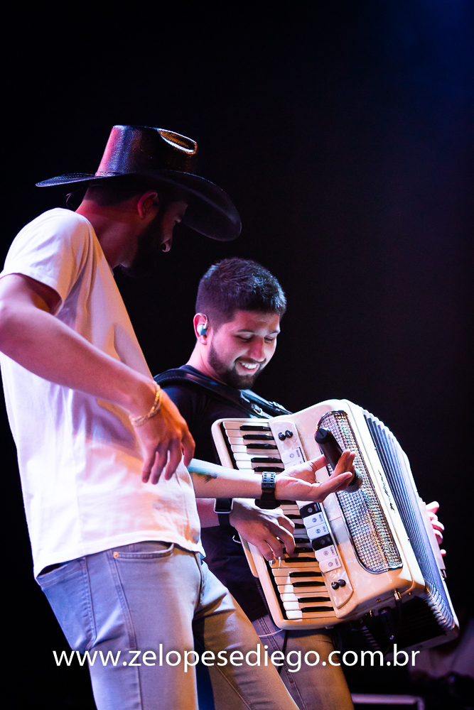 show-com-ze-lopes-e-diego-no-bar-canacaiana-em-sertaozinho-sao-paulo