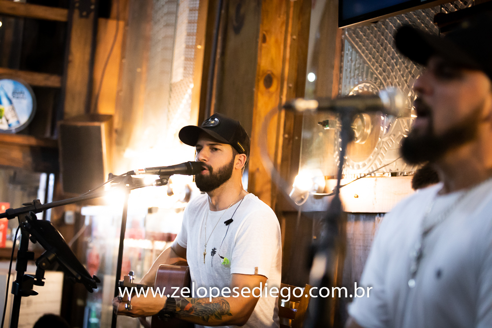 show-acustico-com-ze-lopes-e-diego-na-cachacaria-agua-doce-em-sertaozinho-sao-paulo
