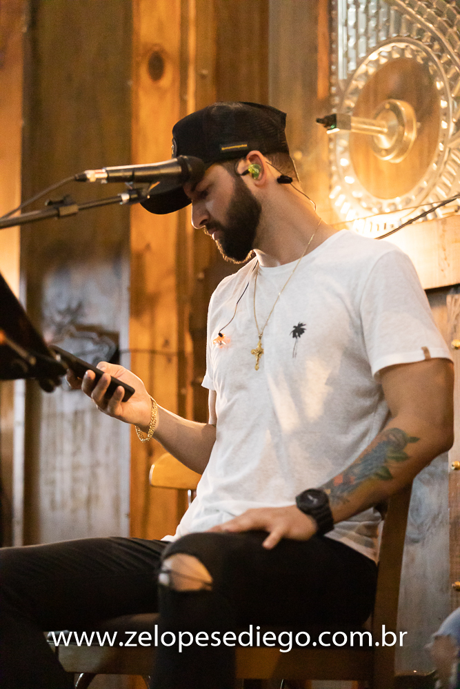 show-acustico-com-ze-lopes-e-diego-na-cachacaria-agua-doce-em-sertaozinho-sao-paulo