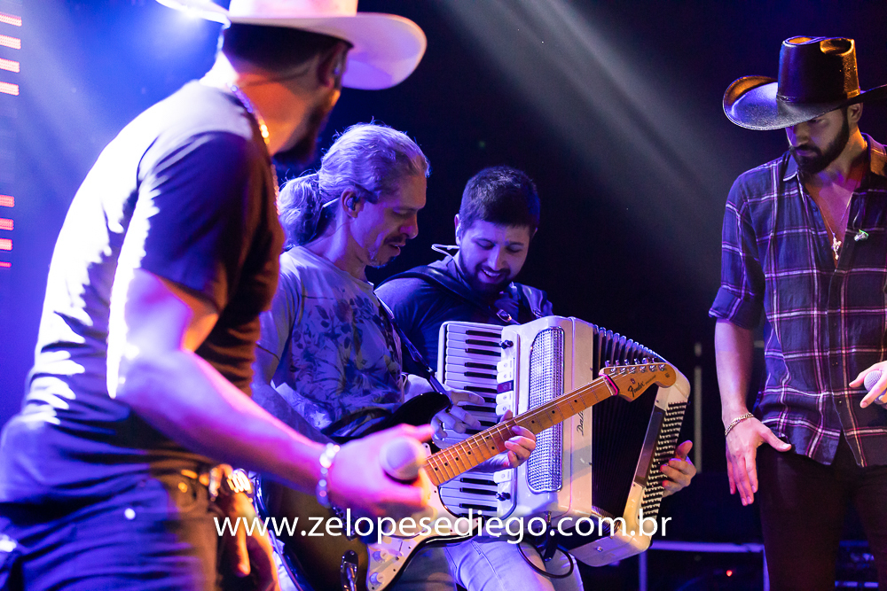 show-com-ze-lopes-e-diego-e-banda-no-bar-canacaiana-em-sertaozinho-sao-paulo