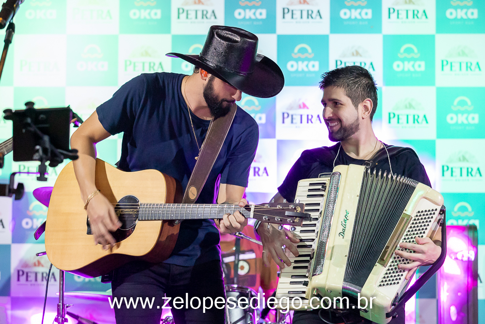 show-com-ze-lopes-e-diego-na-inauguracao-do-oka-sport-bar-em-sertaozinho-sao-paulo