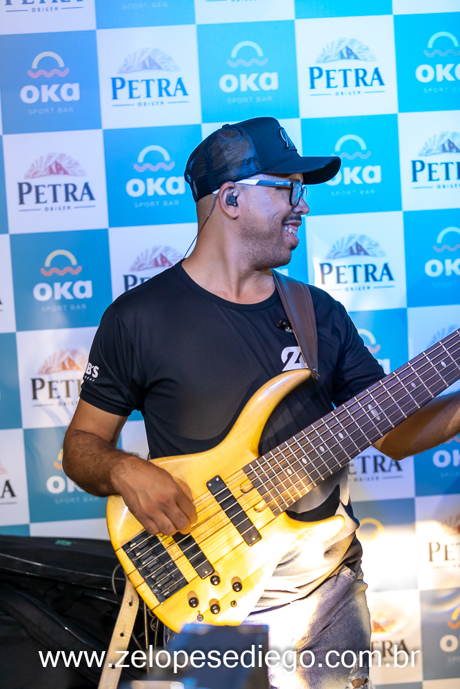 show-com-ze-lopes-e-diego-na-inauguracao-do-oka-sport-bar-em-sertaozinho-sao-paulo