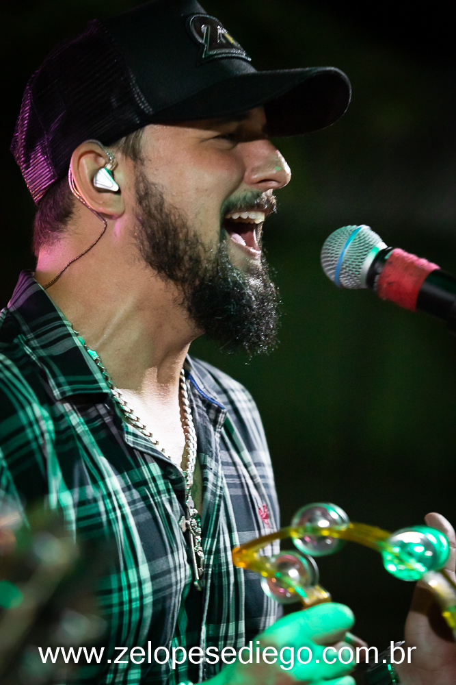 show-com-ze-lopes-e-diego-na-inauguracao-do-oka-sport-bar-em-sertaozinho-sao-paulo