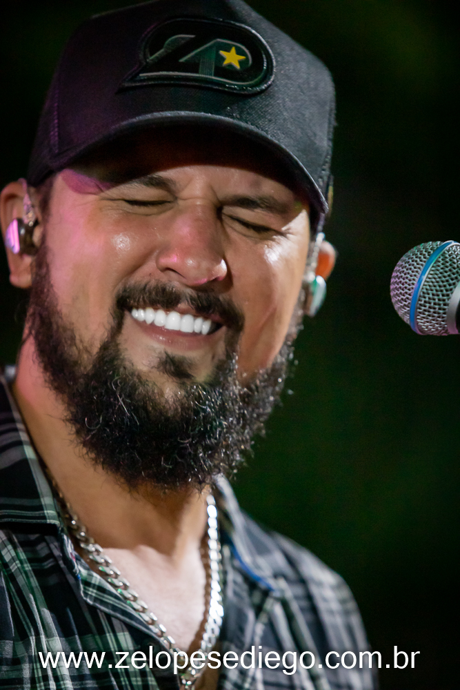 show-com-ze-lopes-e-diego-na-inauguracao-do-oka-sport-bar-em-sertaozinho-sao-paulo