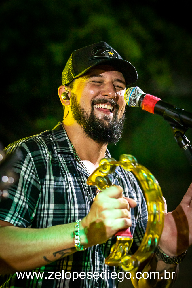 show-com-ze-lopes-e-diego-na-inauguracao-do-oka-sport-bar-em-sertaozinho-sao-paulo