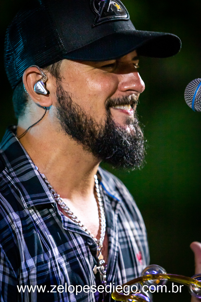 show-com-ze-lopes-e-diego-na-inauguracao-do-oka-sport-bar-em-sertaozinho-sao-paulo