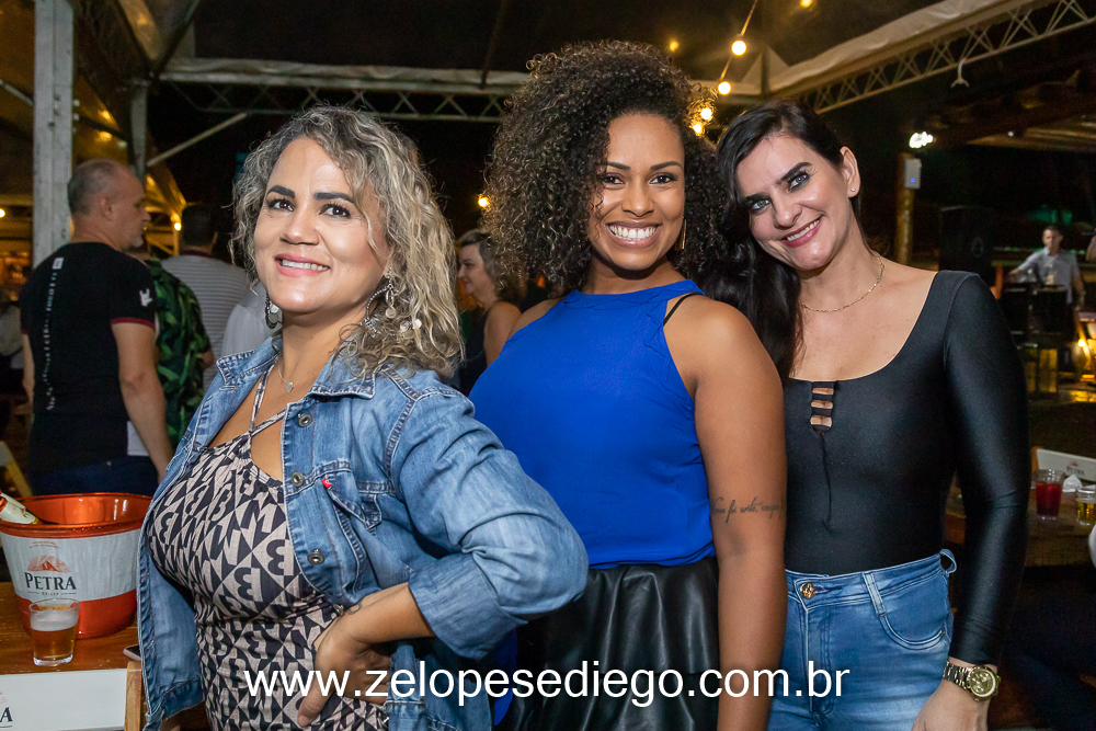 show-com-ze-lopes-e-diego-na-inauguracao-do-oka-sport-bar-em-sertaozinho-sao-paulo