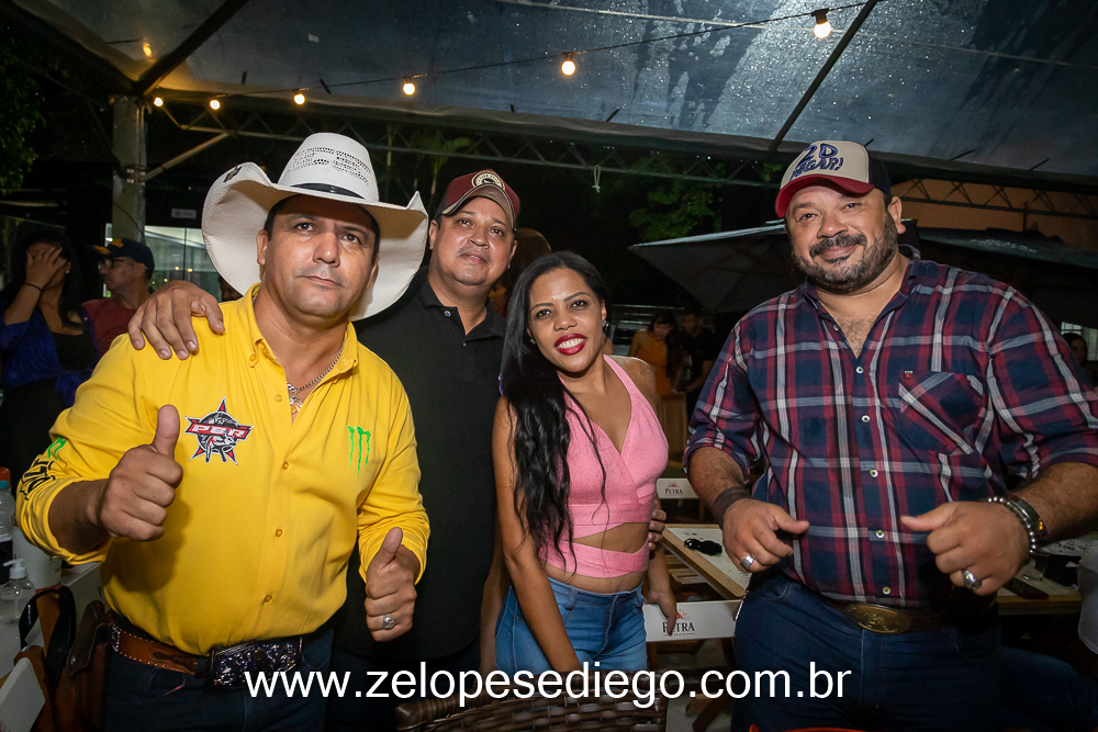 show-com-ze-lopes-e-diego-na-inauguracao-do-oka-sport-bar-em-sertaozinho-sao-paulo