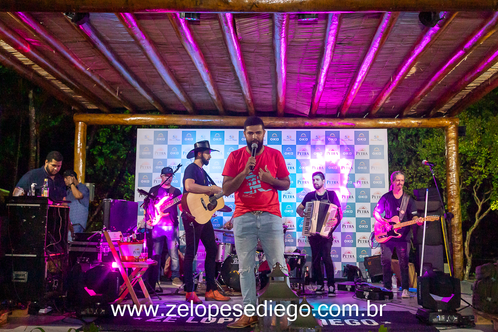 show-com-ze-lopes-e-diego-na-inauguracao-do-oka-sport-bar-em-sertaozinho-sao-paulo