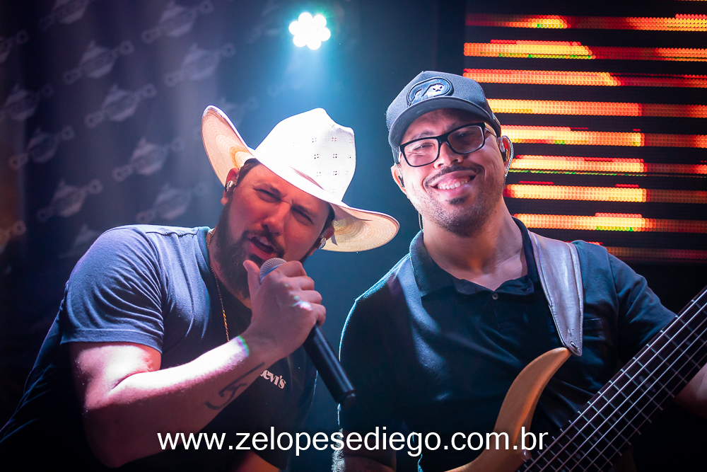 show-com-ze-lopes-e-diego-no-bar-canacaiana-em-sertaozinho-sao-paulo