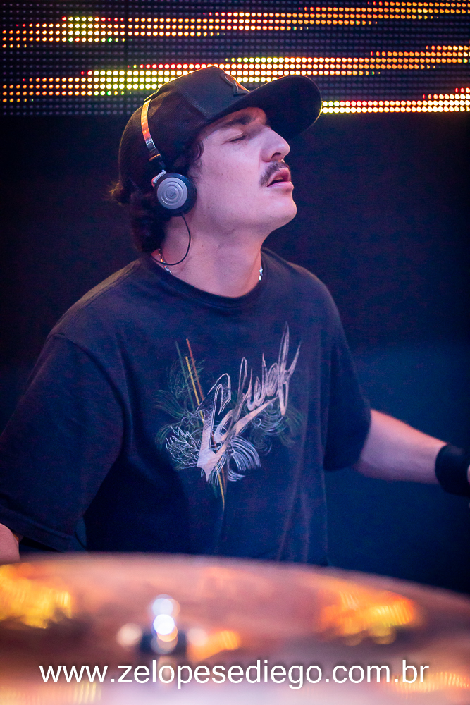 show-com-ze-lopes-e-diego-no-bar-canacaiana-em-sertaozinho-sao-paulo