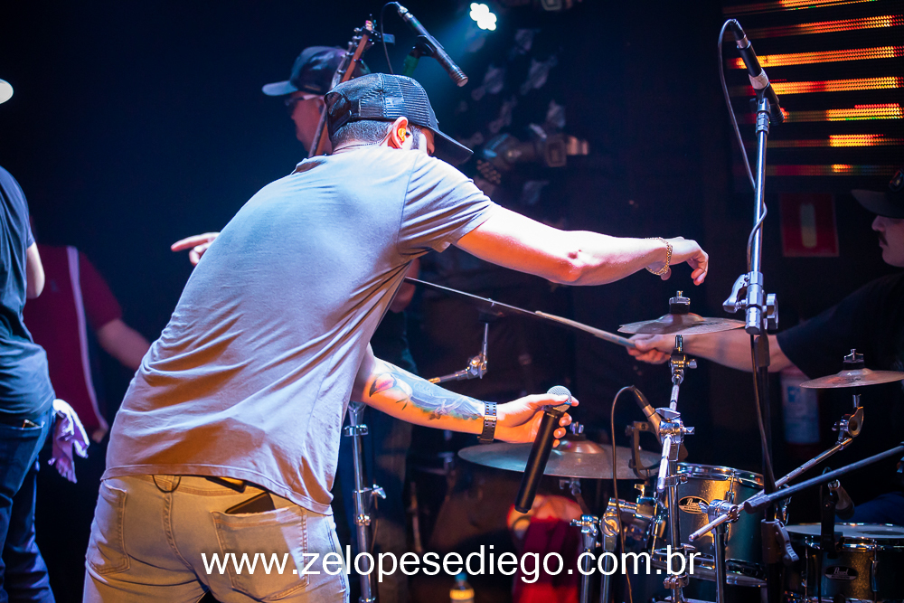 show-com-ze-lopes-e-diego-no-bar-canacaiana-em-sertaozinho-sao-paulo