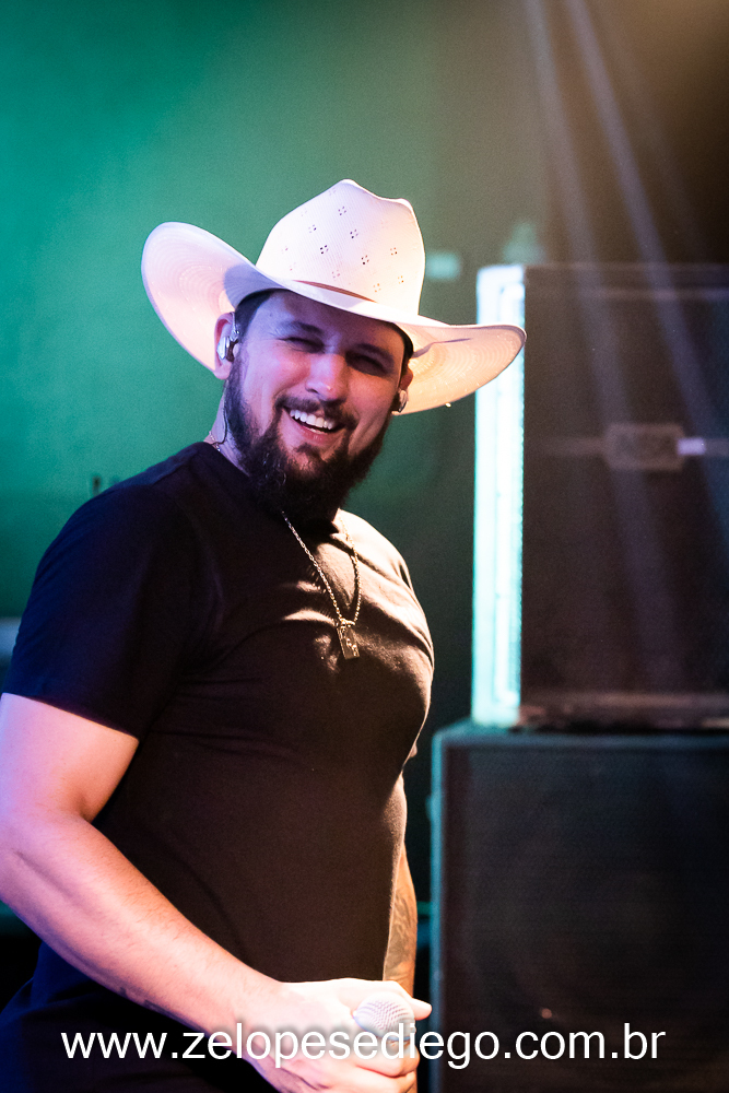 show-com-ze-lopes-e-diego-no-bar-canacaiana-em-sertaozinho-sao-paulo