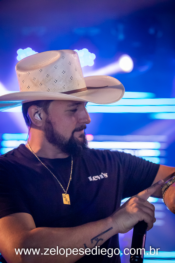 show-com-ze-lopes-e-diego-no-bar-canacaiana-em-sertaozinho-sao-paulo