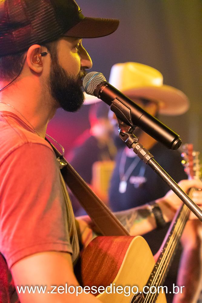show-com-ze-lopes-e-diego-no-bar-canacaiana-em-sertaozinho-sao-paulo