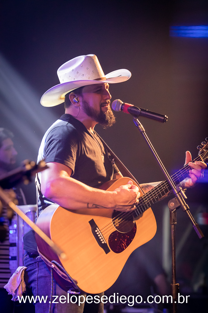 show-com-ze-lopes-e-diego-no-bar-canacaiana-em-sertaozinho-sao-paulo