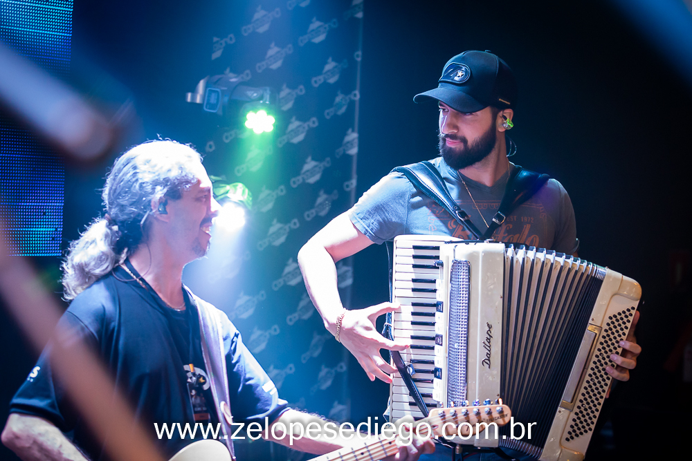 show-com-ze-lopes-e-diego-no-bar-canacaiana-em-sertaozinho-sao-paulo