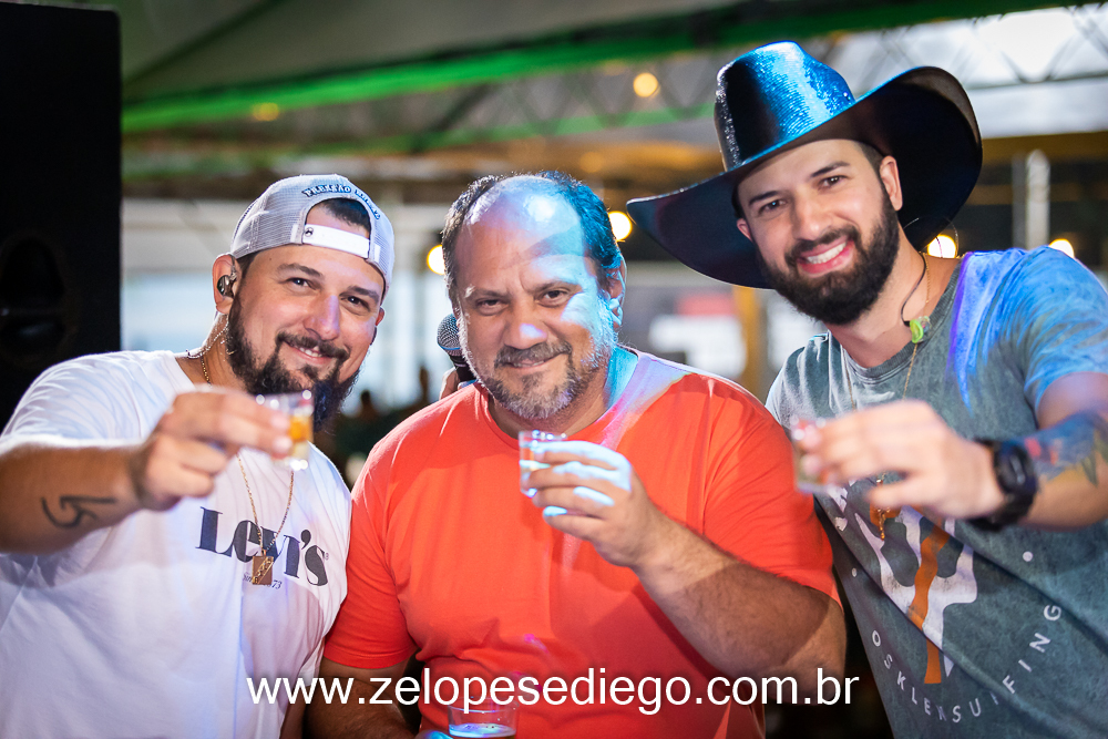 show-com-ze-lopes-e-diego-e-banda-no-oka-sport-bar-em-sertaozinho-sao-paulo