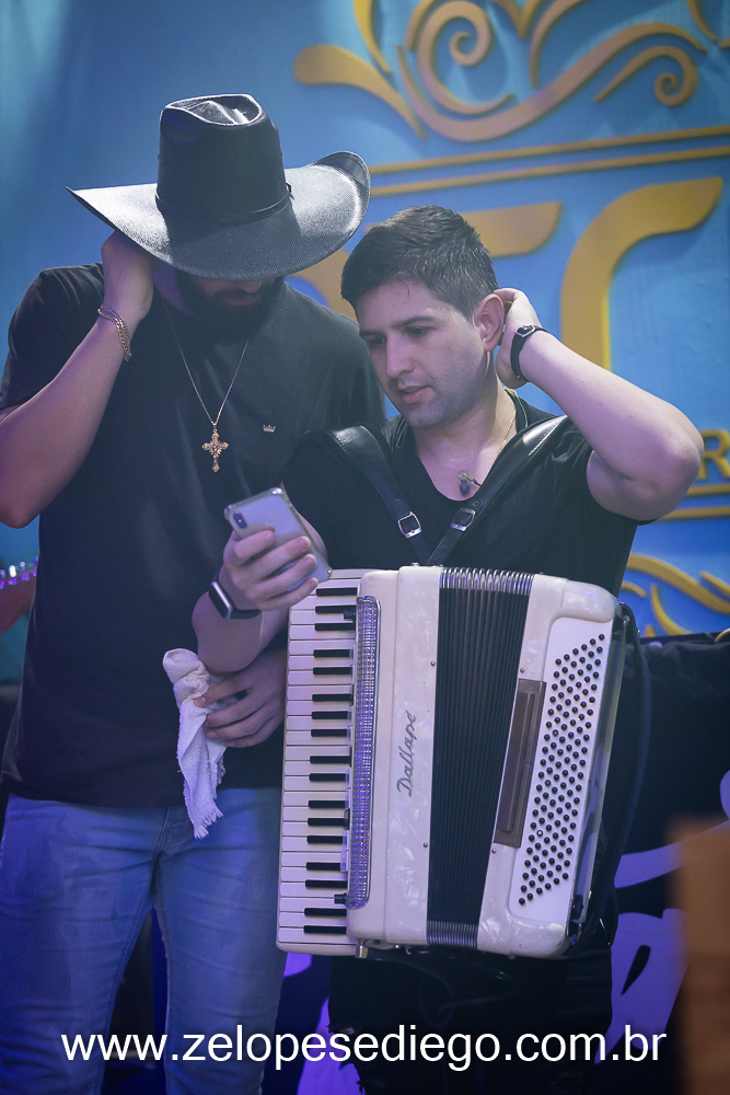 show-com-ze-lopes-e-diego-e-banda-na-casa-de-shows-atrium-beer-em-viradouro-sao-paulo