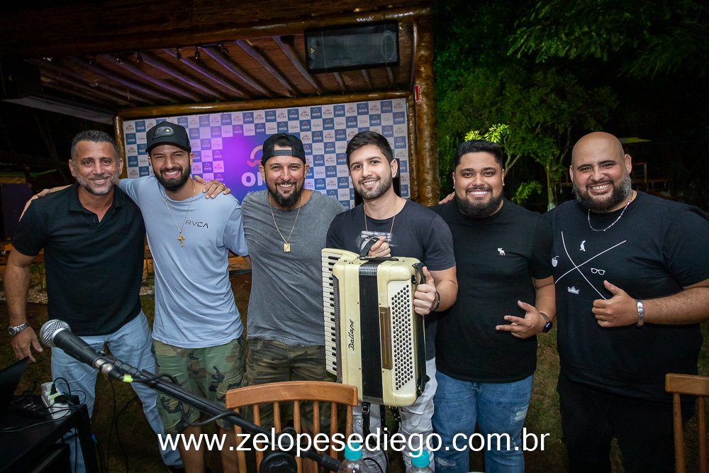 show-5a-bruta-com-ze-lopes-e-diego-e-joao-guilherme-e-gusttavo-no-oka-sport-bar-em-sertaozinho-sao-paulo