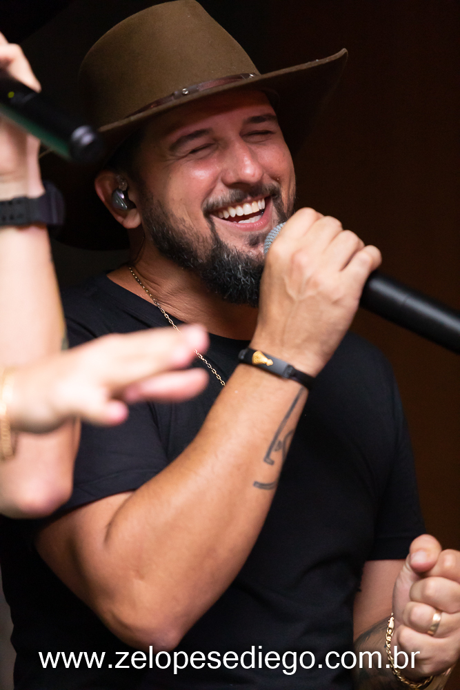 show-com-ze-lopes-e-diego-e-banda-no-boteco-tukas-em-sertaozinho-sao-paulo-brasil