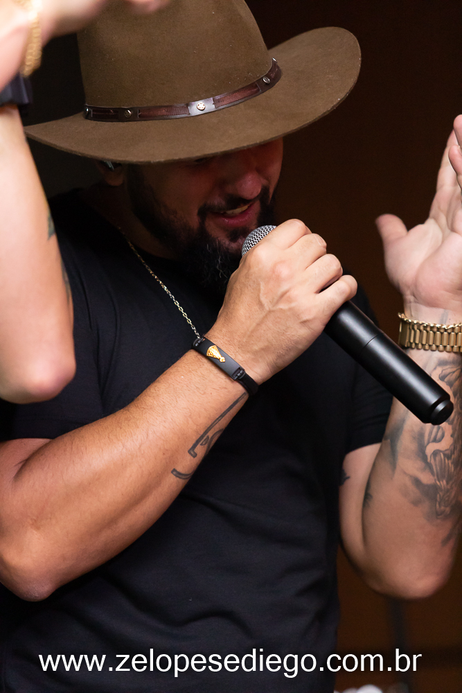 show-com-ze-lopes-e-diego-e-banda-no-boteco-tukas-em-sertaozinho-sao-paulo-brasil