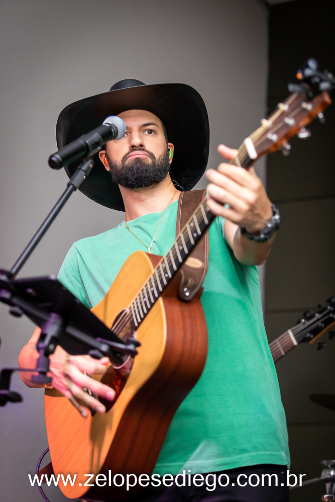 show-com-ze-lopes-e-diego-e-banda-no-boteco-tukas-em-sertaozinho-sao-paulo-brasil