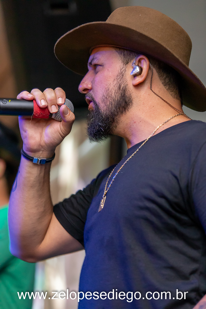 show-com-ze-lopes-e-diego-e-banda-no-boteco-tukas-em-sertaozinho-sao-paulo-brasil