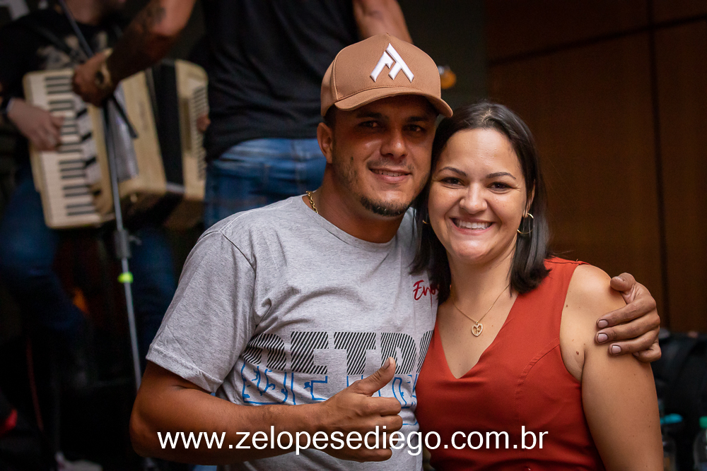 show-com-ze-lopes-e-diego-e-banda-no-boteco-tukas-em-sertaozinho-sao-paulo-brasil