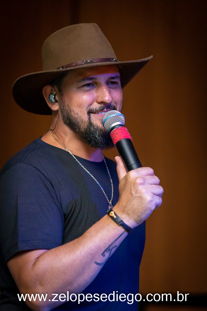 show-com-ze-lopes-e-diego-e-banda-no-boteco-tukas-em-sertaozinho-sao-paulo-brasil