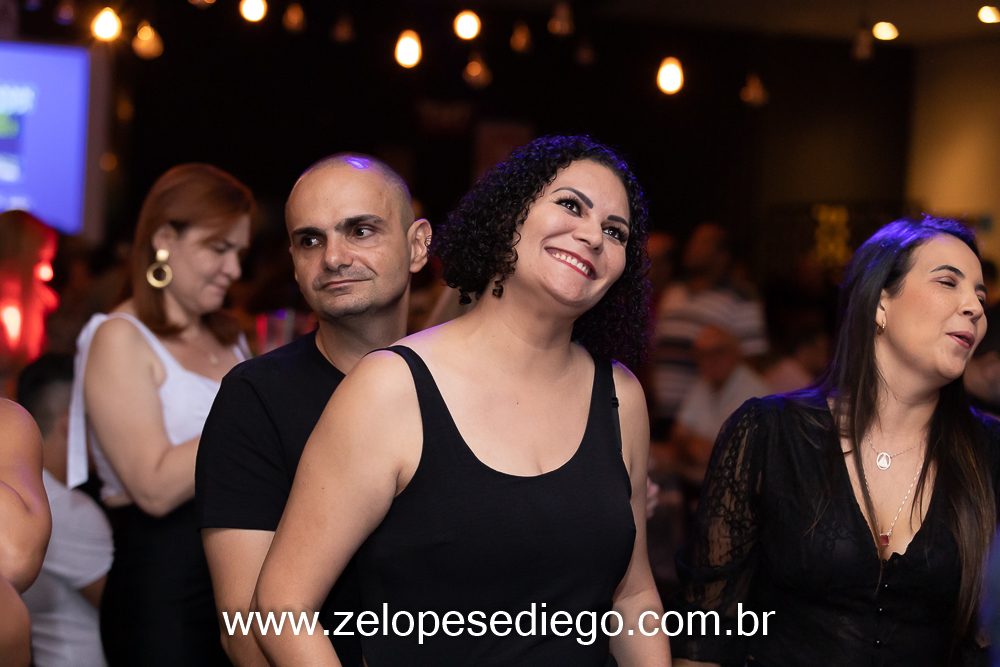 show-com-ze-lopes-e-diego-no-boteco-tukas-vespera-de-feriado-em-sertaozinho-sao-paulo